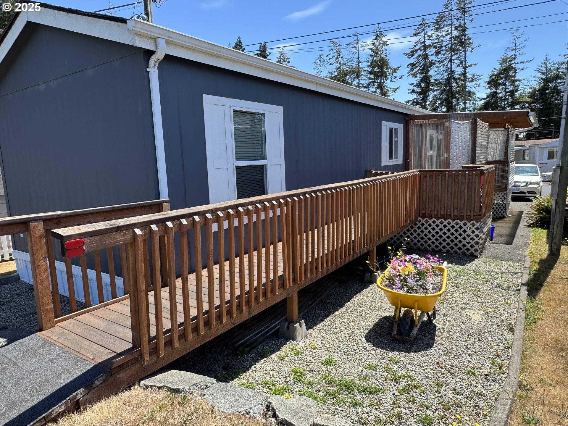 Coos Bay, OR 97420,3290 PACIFIC LOOP