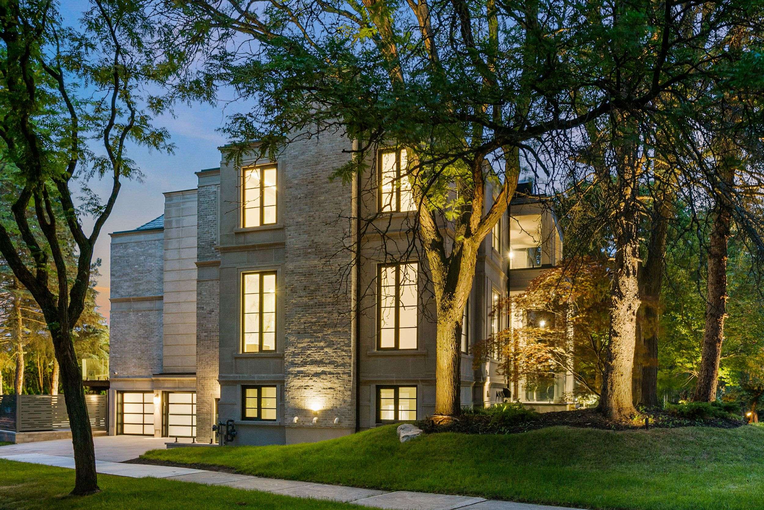 Toronto C13, ON M3B 3B1,27 Penwood CRES