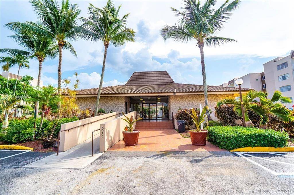Miami, FL 33015,6930 MIAMI GARDENS DR #1-304