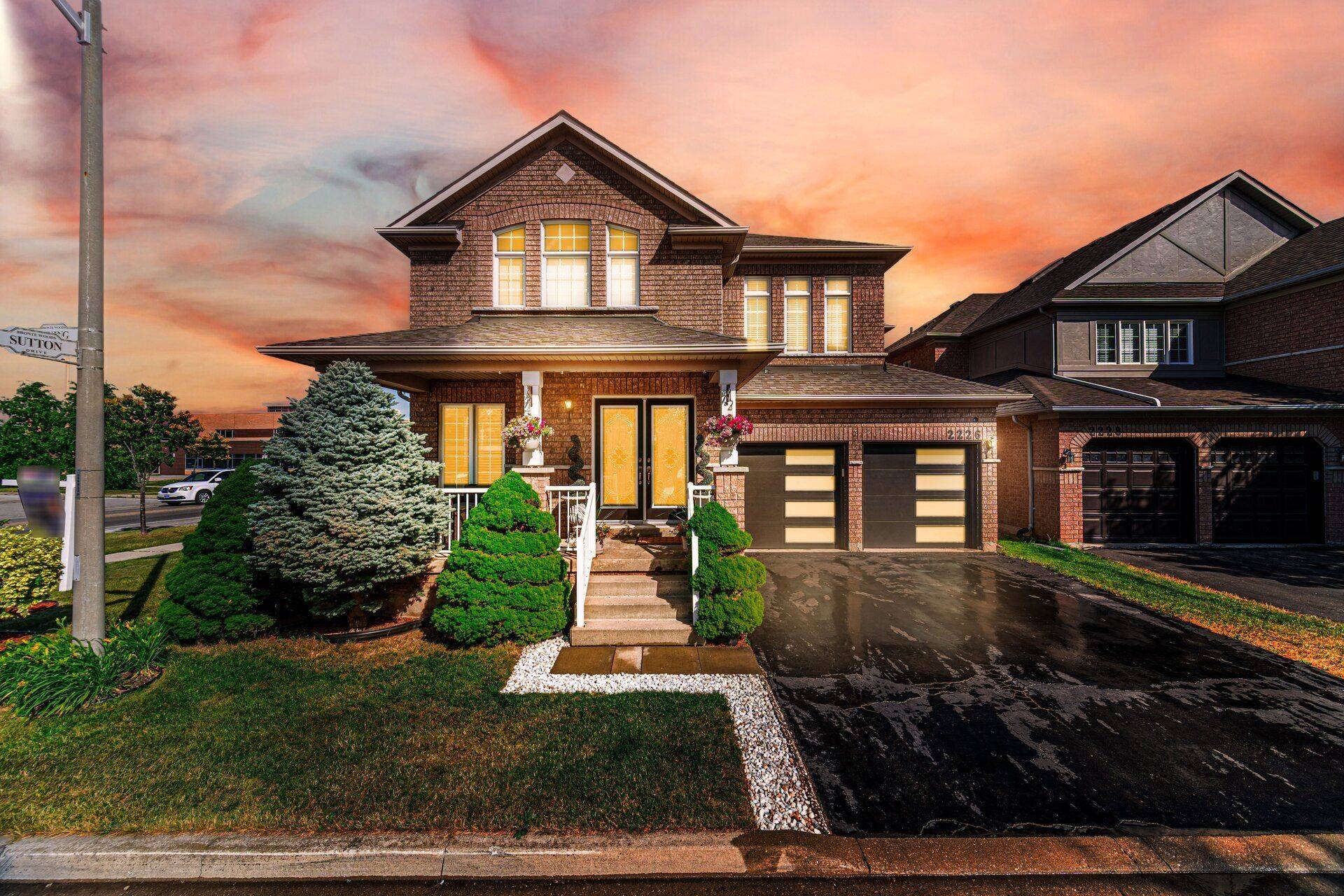 Burlington, ON L7L 7K3,2226 Viking CRES