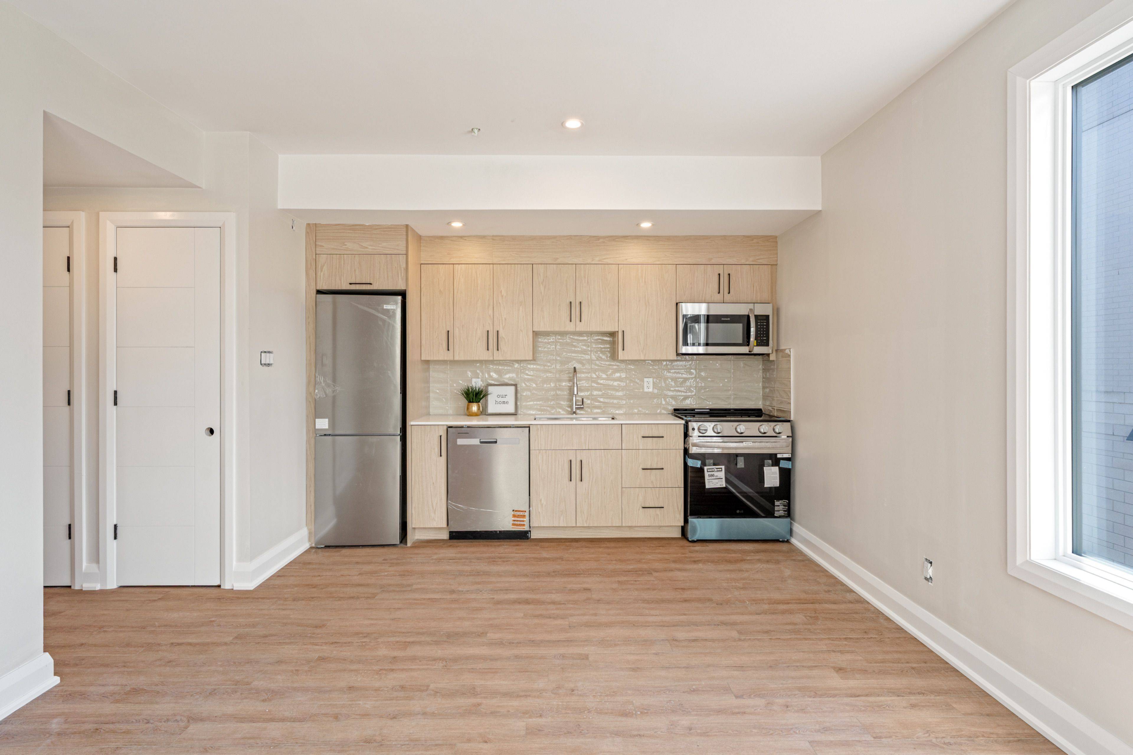Vanier And Kingsview Park, ON K1L 6R2,10 MCARTHUR AVE #201