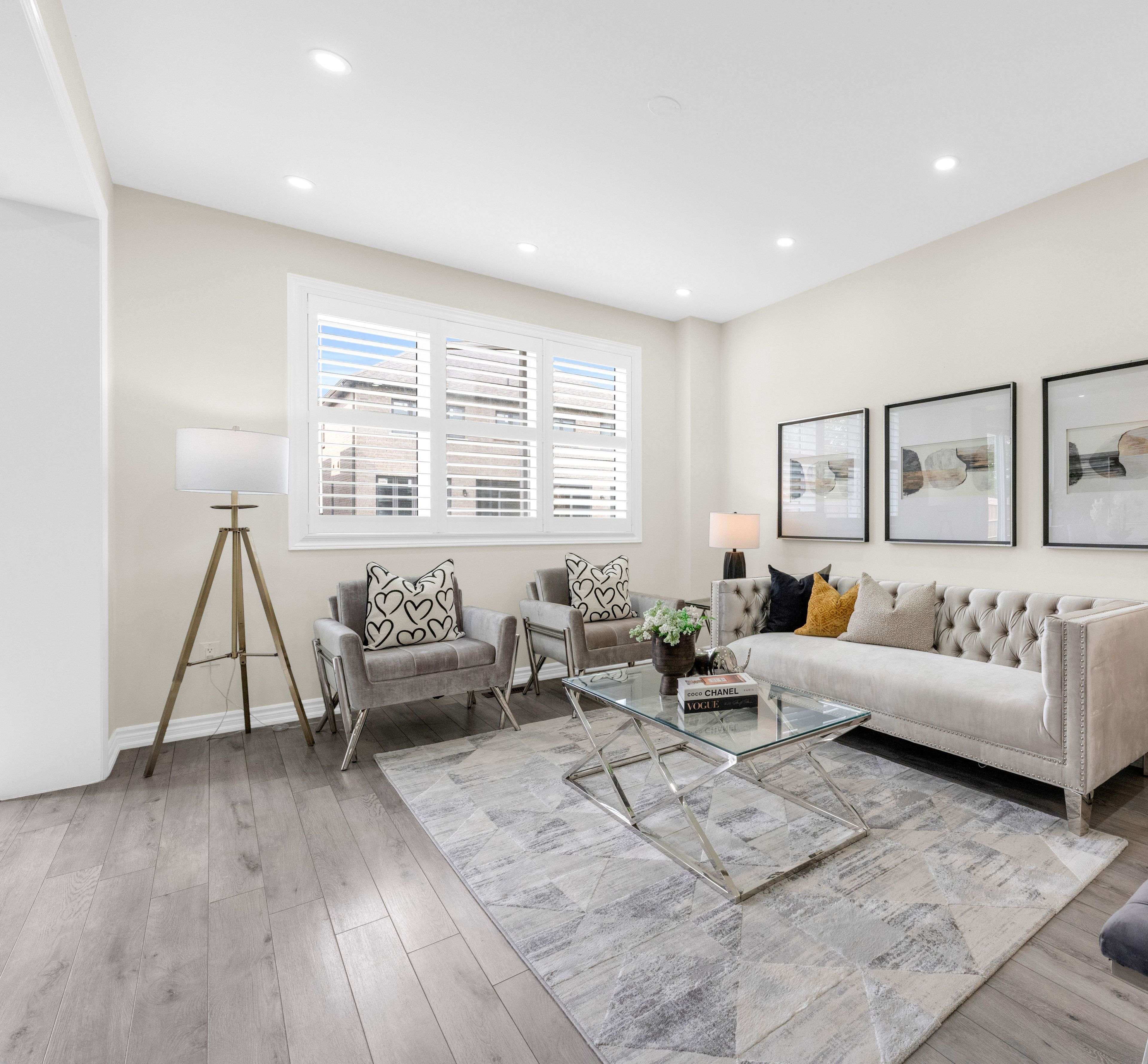 Whitby, ON L1P 0M3,98 Lockyer DR