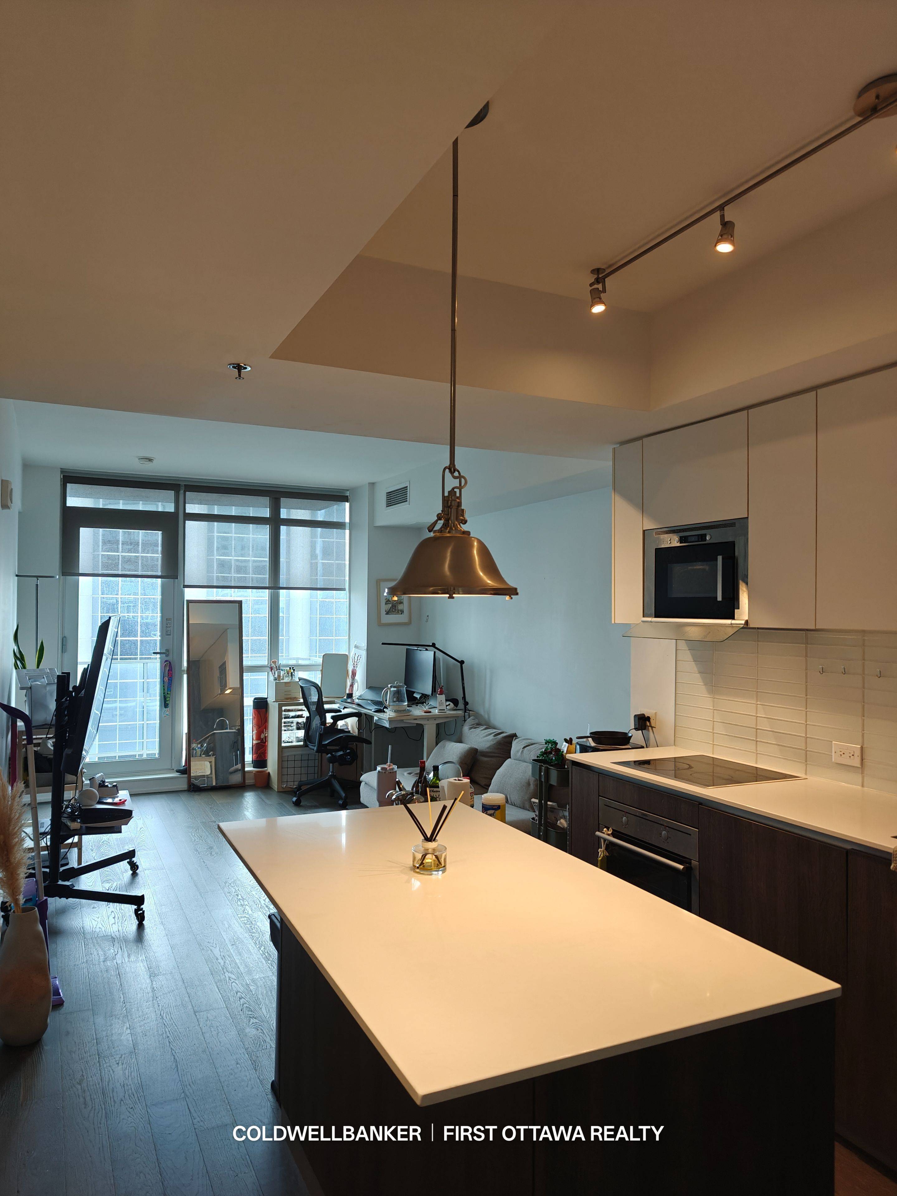 Ottawa Centre, ON K1P 5M7,199 SLATER ST #1815