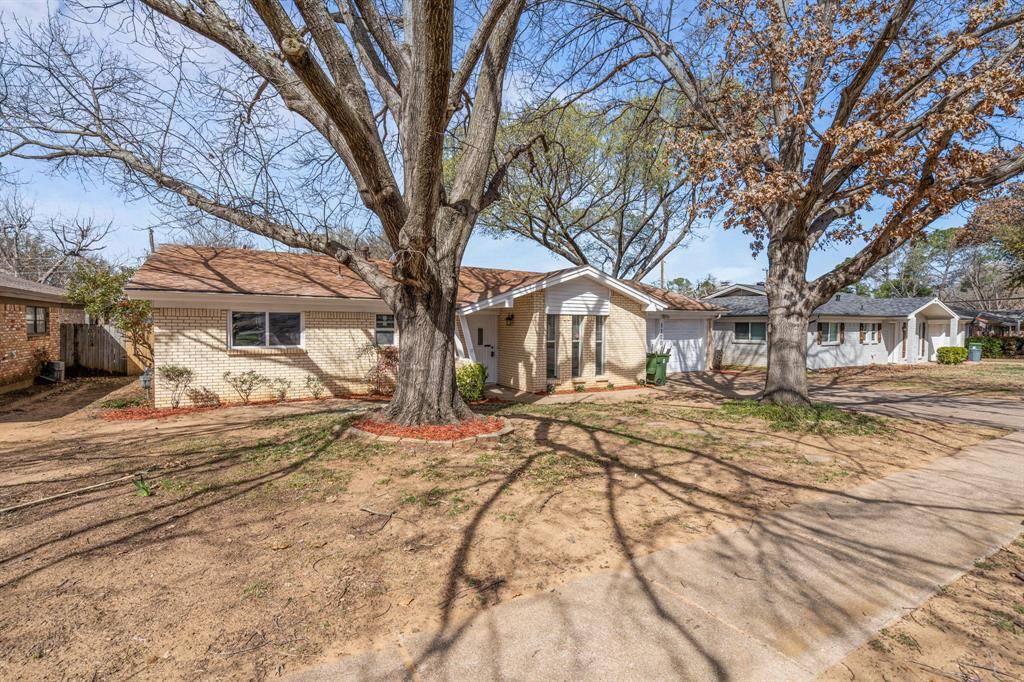 Hurst, TX 76053,1129 Irwin Drive