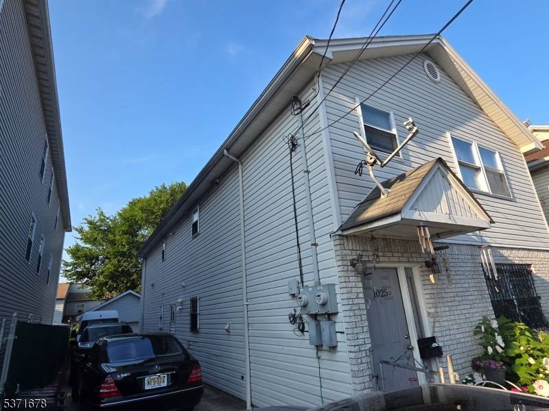 Elizabeth City, NJ 07201,1025 Lafayette St
