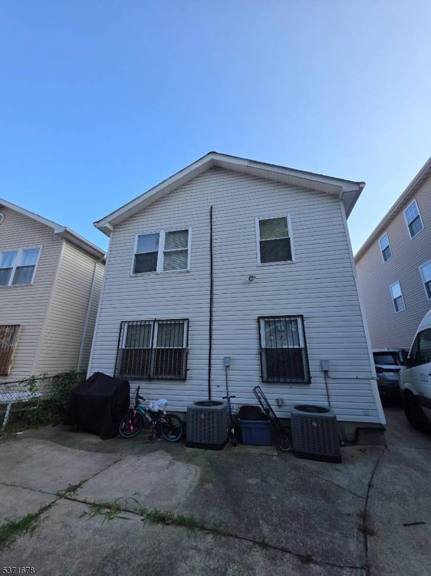 Elizabeth City, NJ 07201,1025 Lafayette St