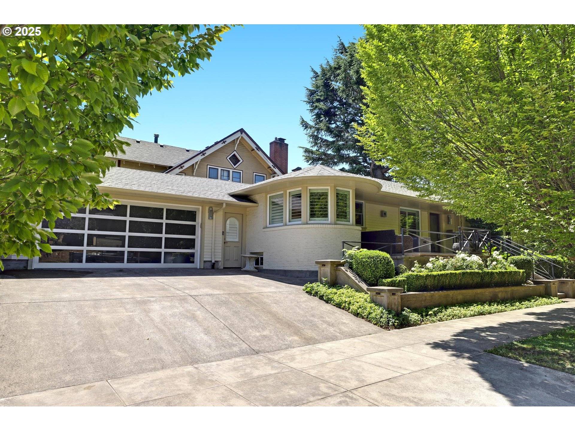 Portland, OR 97212,2324 NE THOMPSON ST