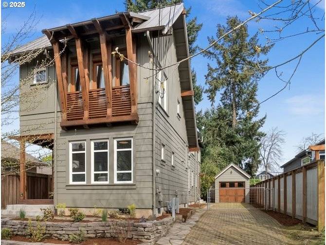 Portland, OR 97202,8316 SE 7TH AVE