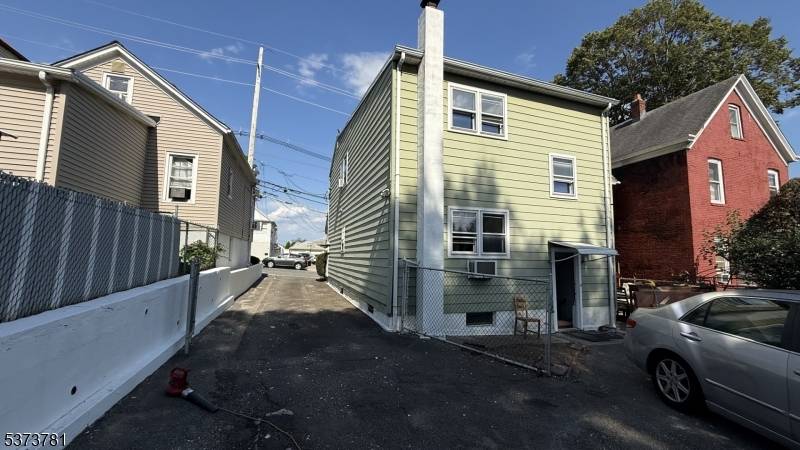 Garfield City, NJ 07026,275 Palisade Ave