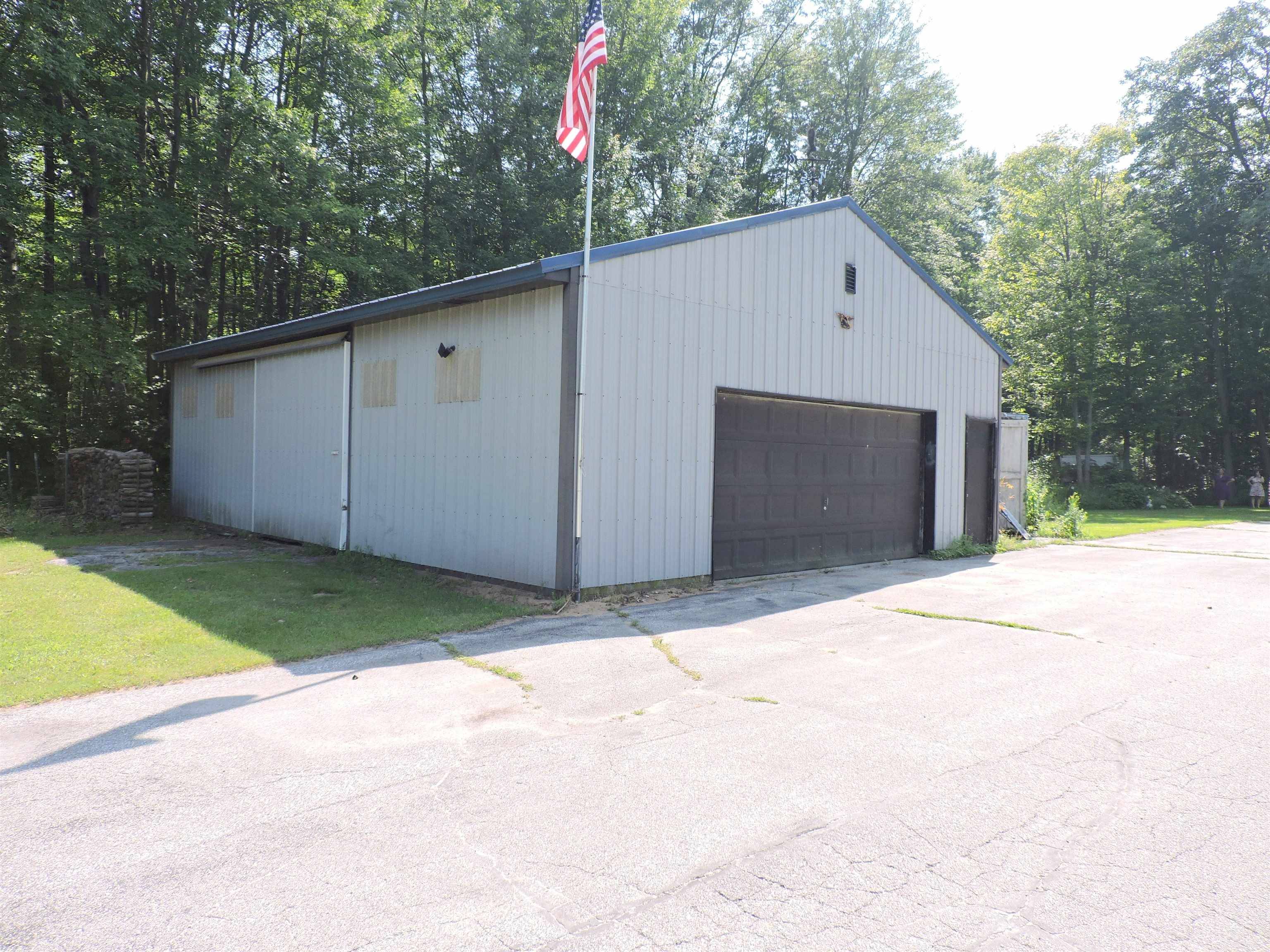 Pinconning, MI 48650,2977 N Carter Rd