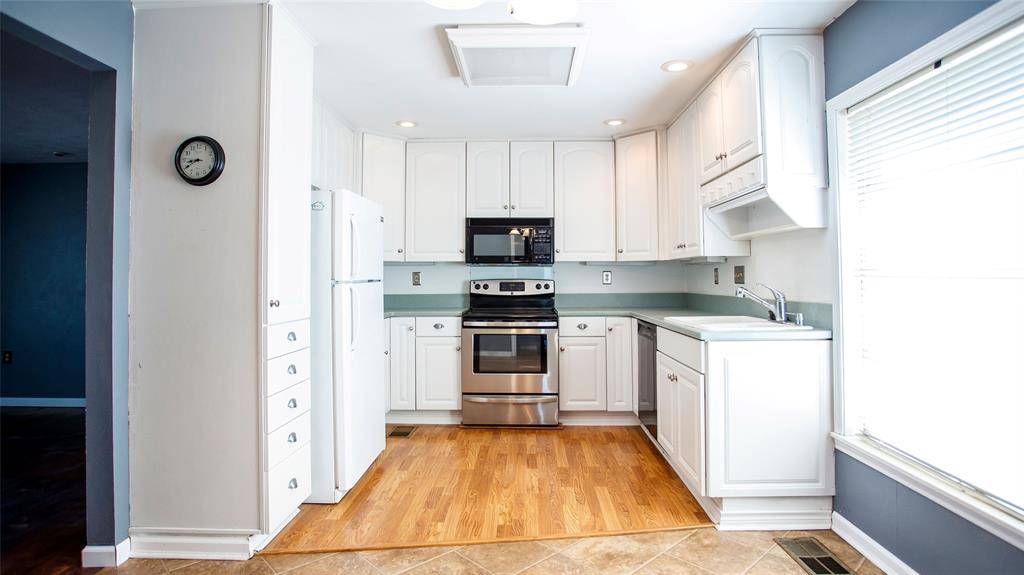 Archer City, TX 76351,406 S Center