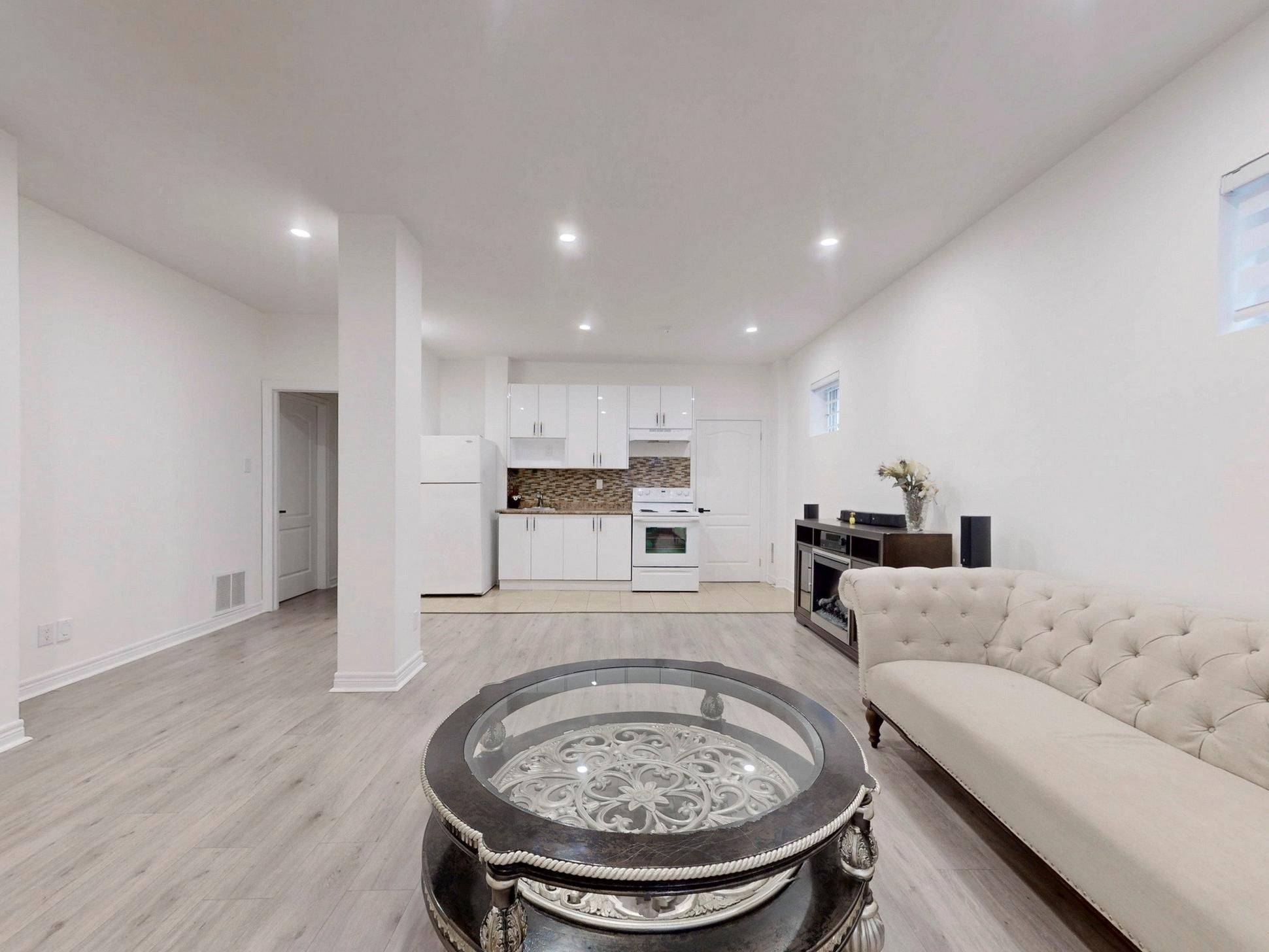 Richmond Hill, ON L4C 0E6,138 Larratt LN #Basement