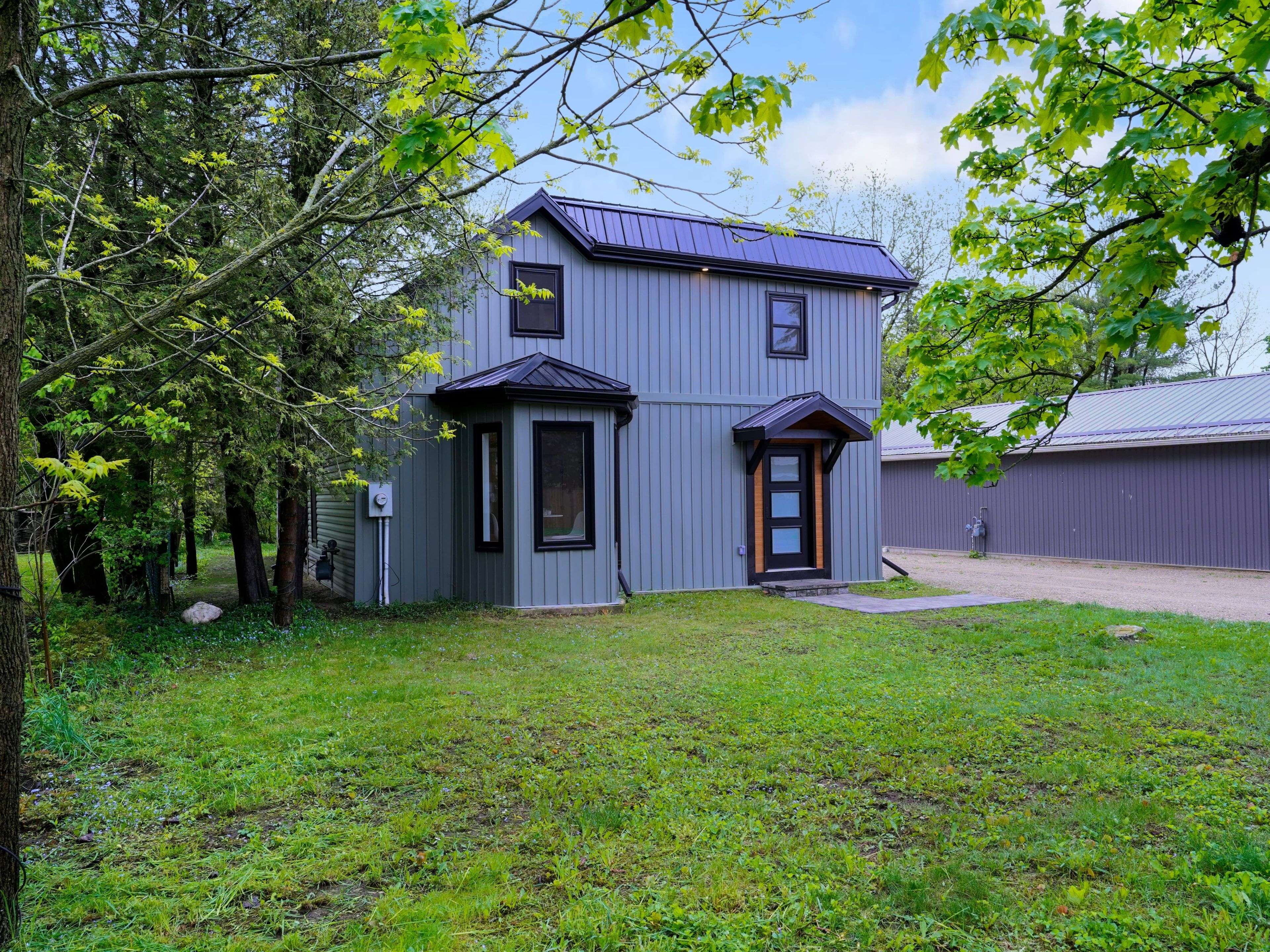 North Huron, ON N0G 2W0,74 Victoria ST W