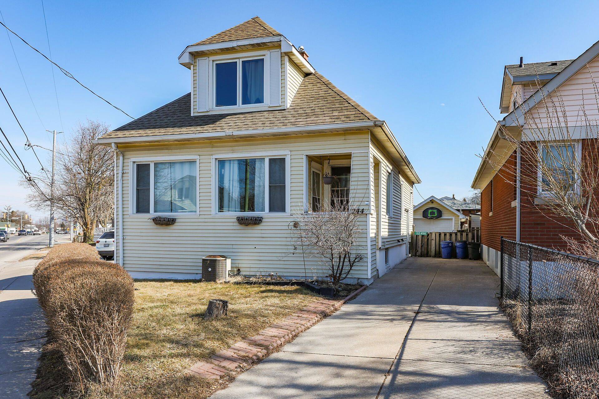 St. Catharines, ON L2M 4V6,244 Niagara ST