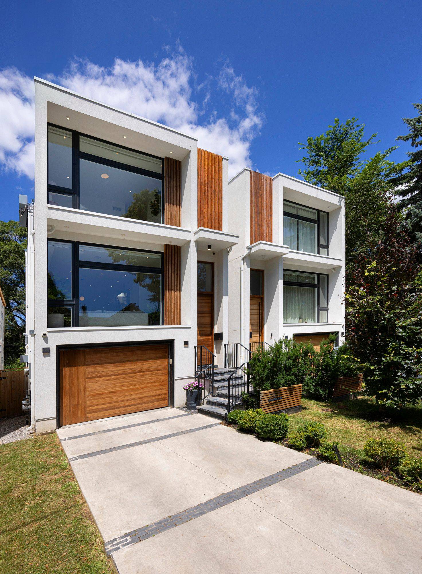 Toronto E02, ON M4L 3E4,7B Maughan CRES