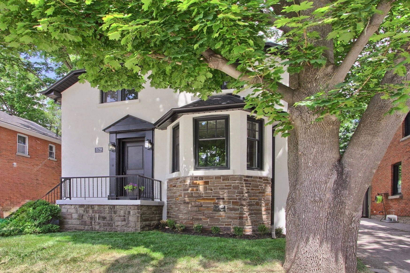 Newmarket, ON L3Y 1V6,379 Park AVE