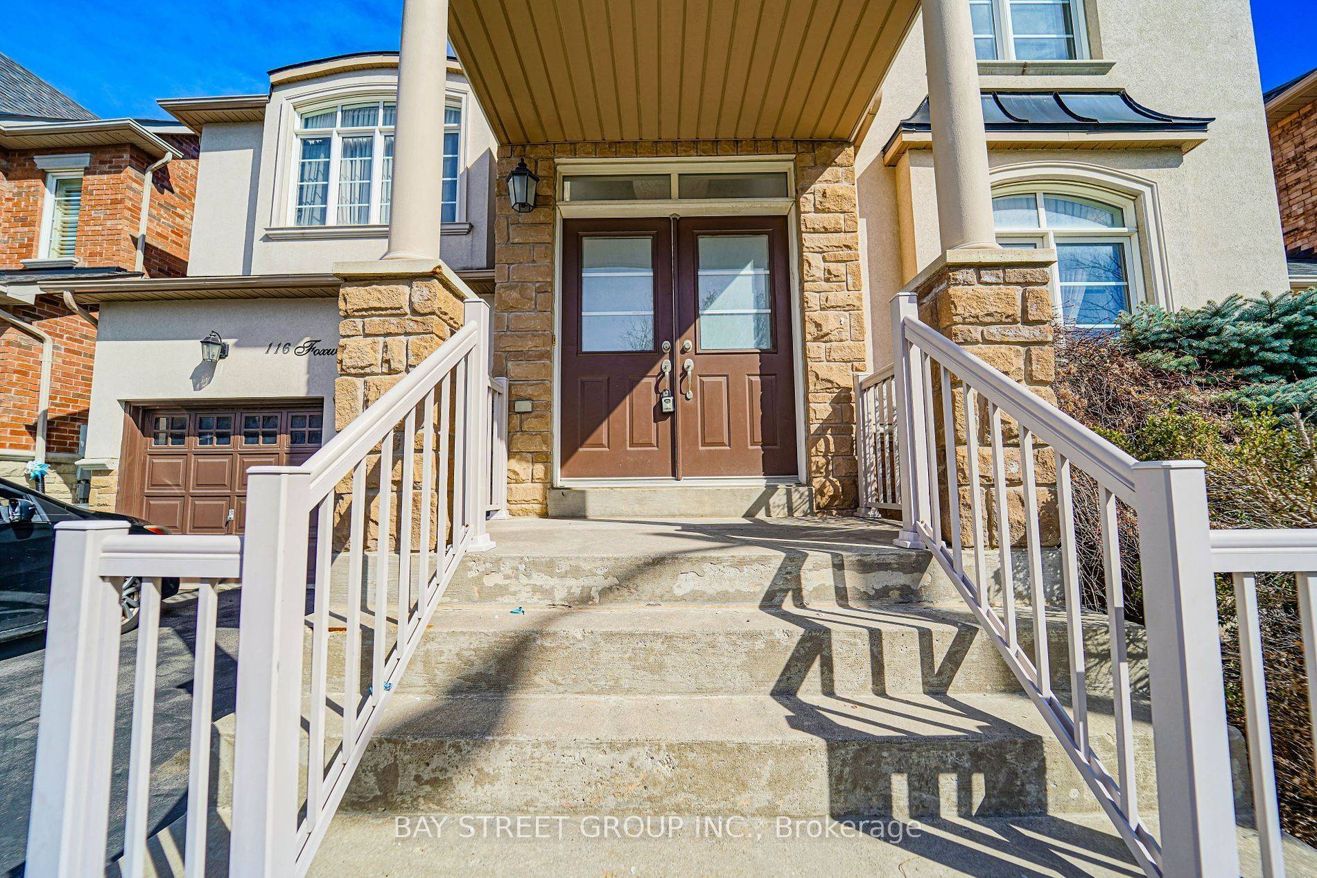 Vaughan, ON L4J 9E4,116 Foxwood RD #Upper