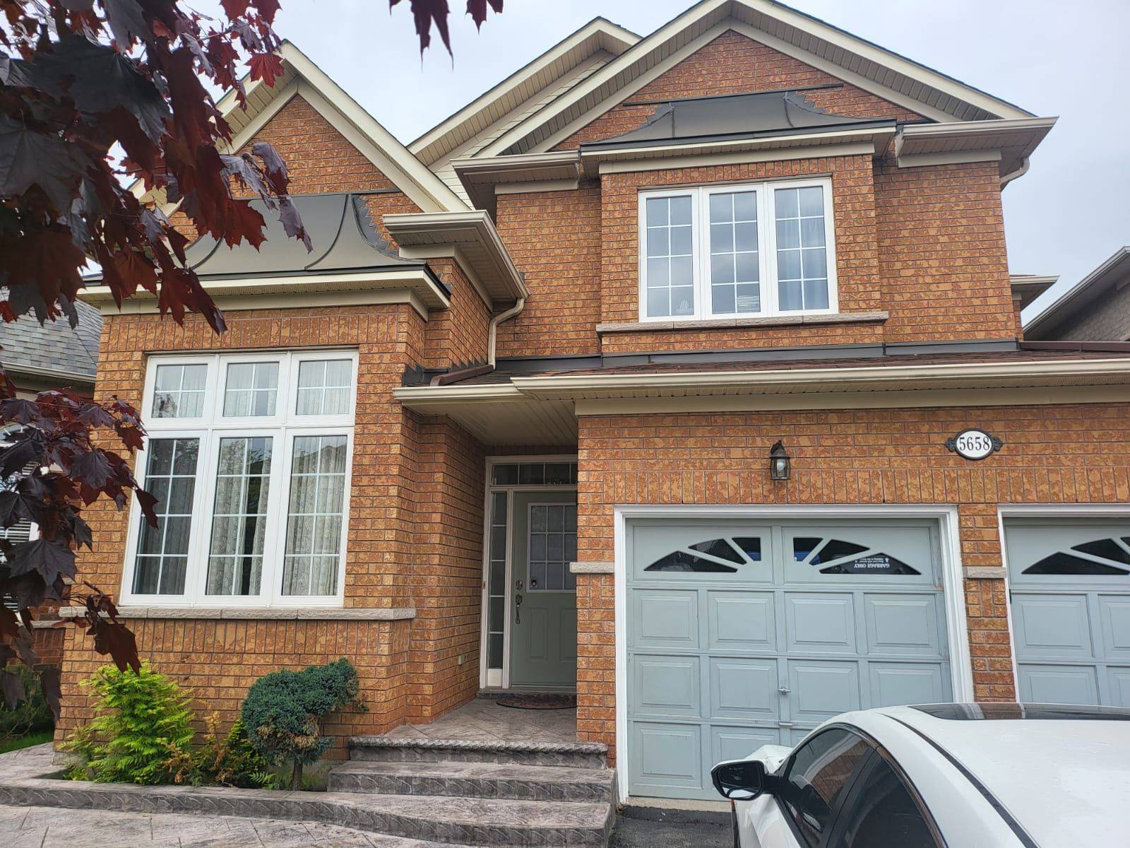 Mississauga, ON L5M 7G1,5658 Freshwater DR #Main/Upper Level