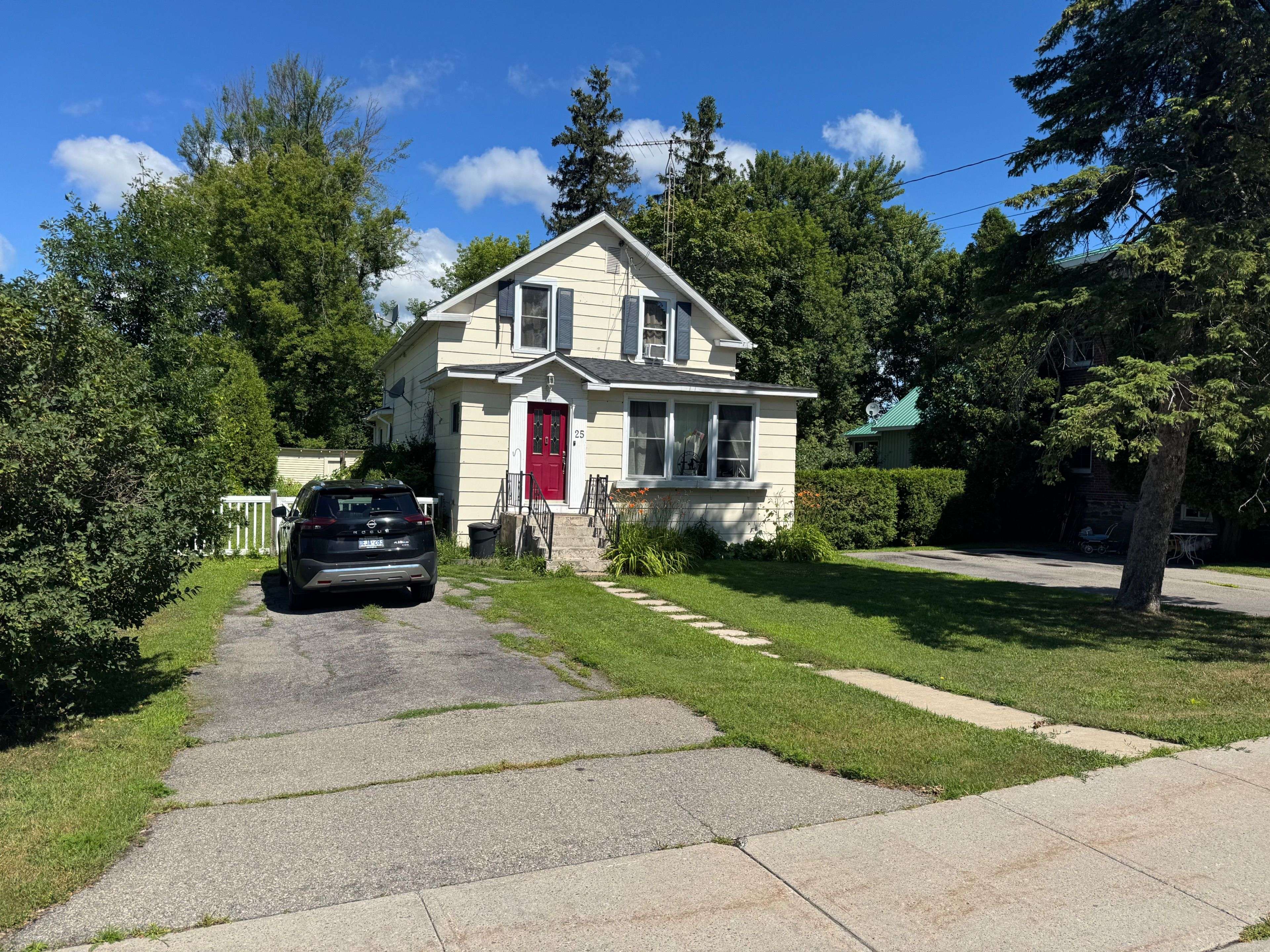 South Glengarry, ON K0C 1N0,25 Oak ST