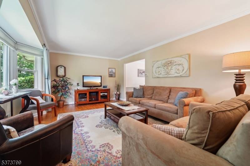 Oakland Boro, NJ 07436,20 Nokomis Ave