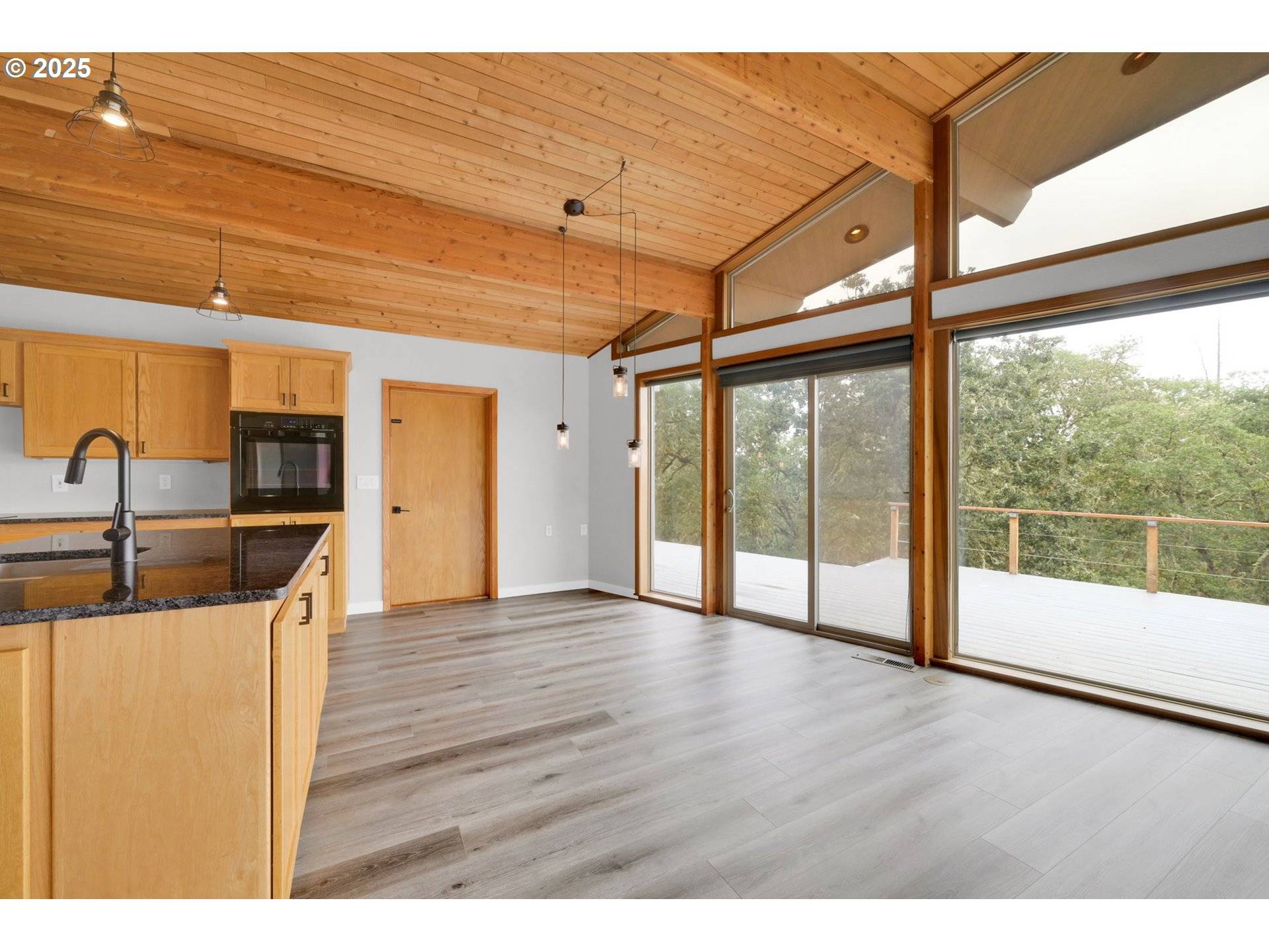 Roseburg, OR 97471,190 PARADISE POINT LN