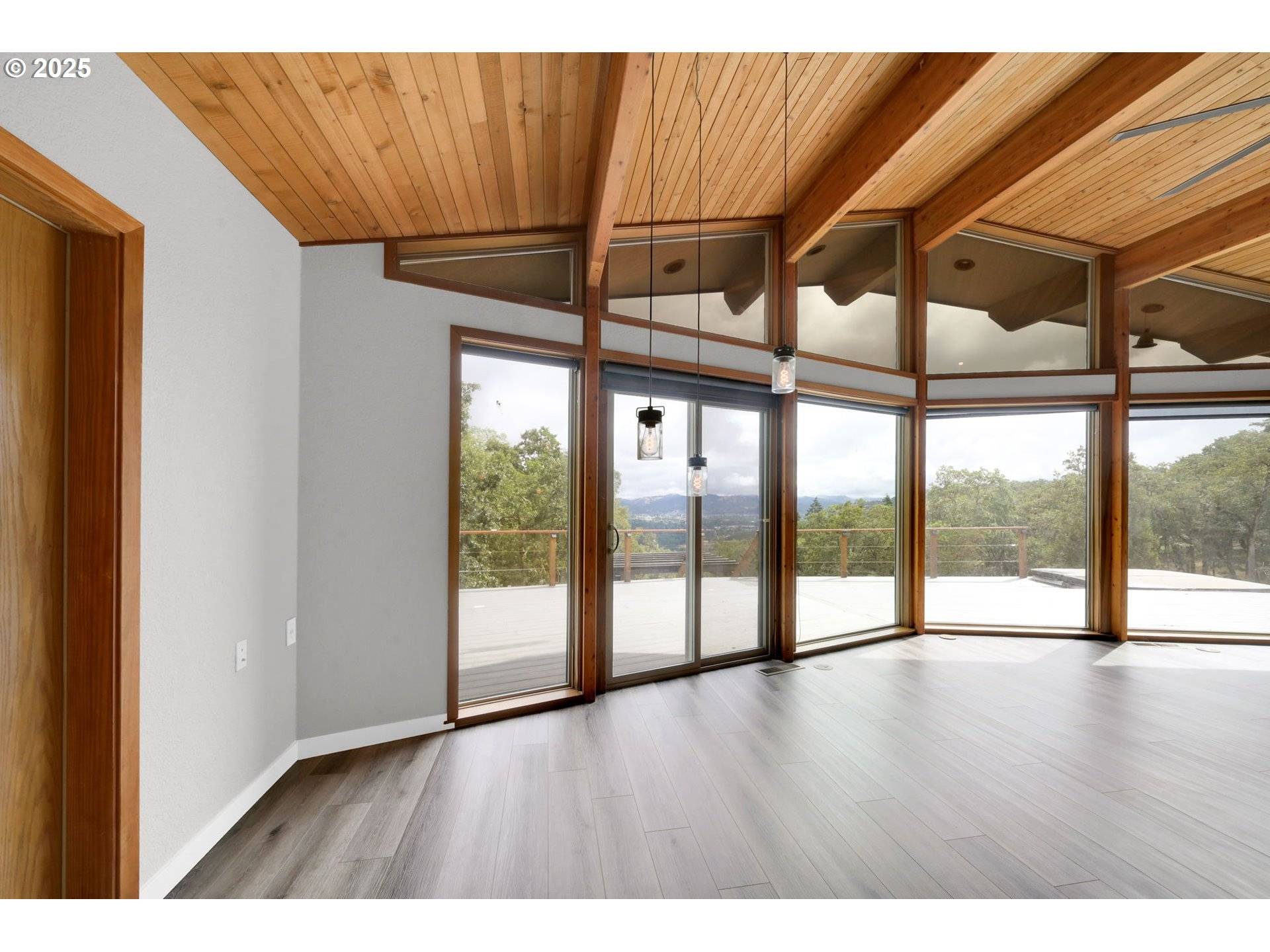 Roseburg, OR 97471,190 PARADISE POINT LN
