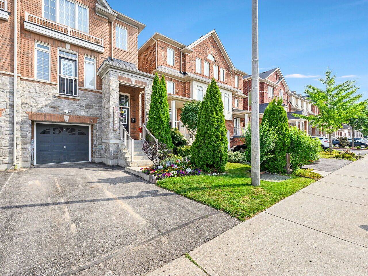 Toronto W05, ON M9M 0E2,38 Betty Nagle ST