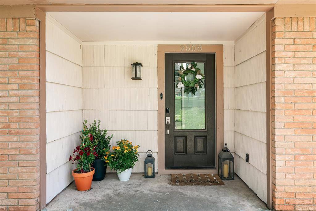 Woodway, TX 76712,9508 Midway Drive