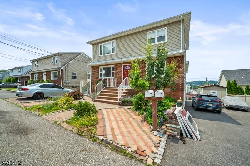 Woodland Park, NJ 07424,46 Bush Ave #1