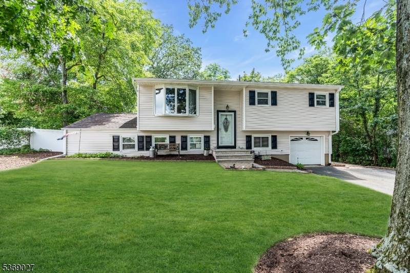 East Brunswick Twp., NJ 08816,51 Bradford Rd