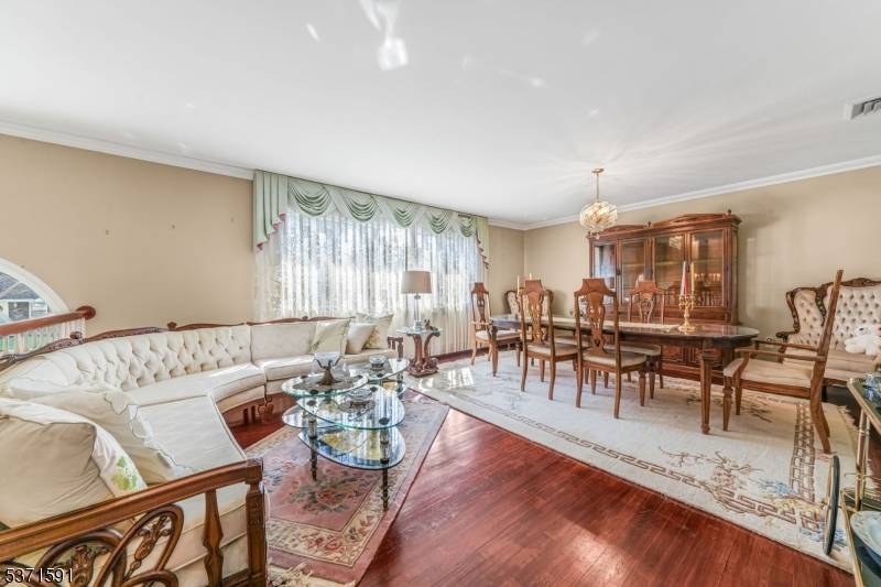 Totowa Boro, NJ 07512,280 Lincoln Ave