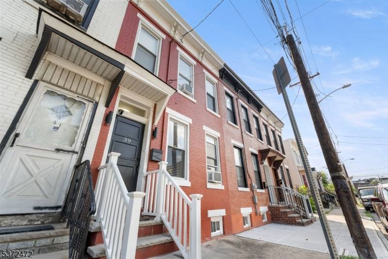 Newark City, NJ 07114,39 Emmet St