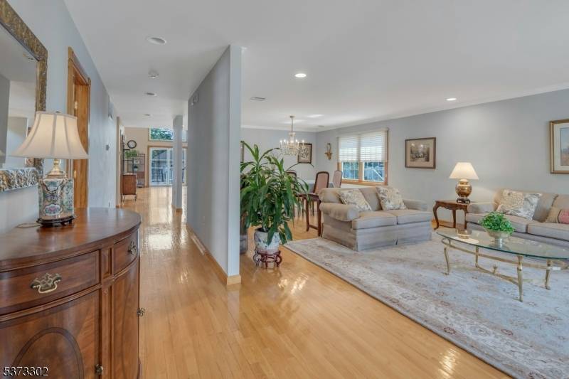 Lyndhurst Twp., NJ 07071,748 6Th St