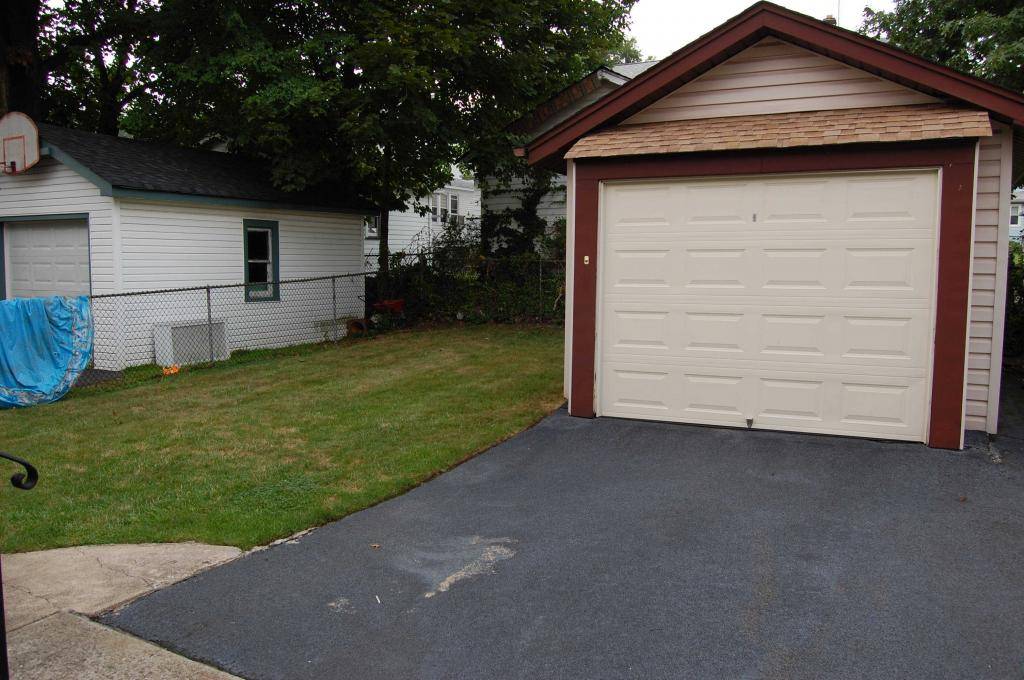 Denville Twp., NJ 07834,18 Frazer Rd