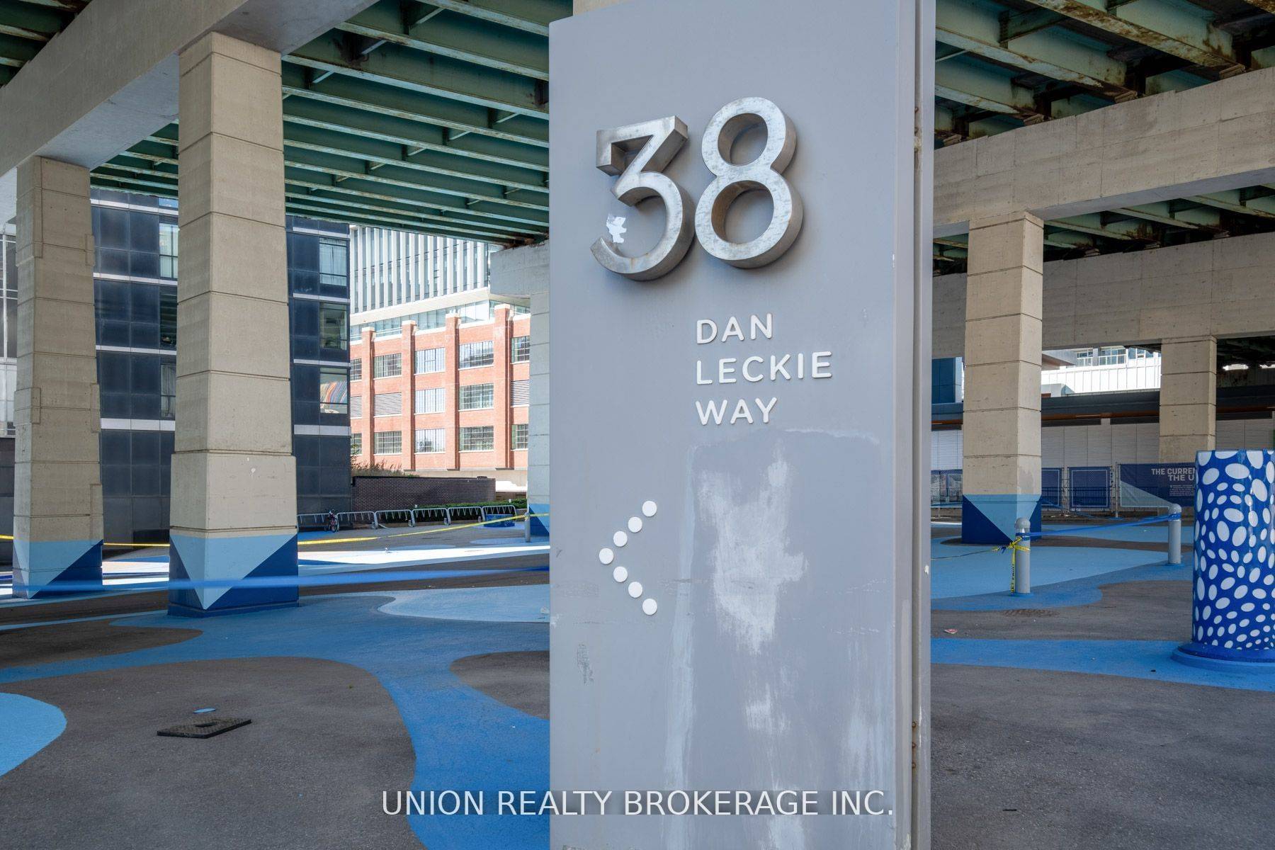 Toronto C01, ON M5V 2V6,38 Dan Leckie WAY #318