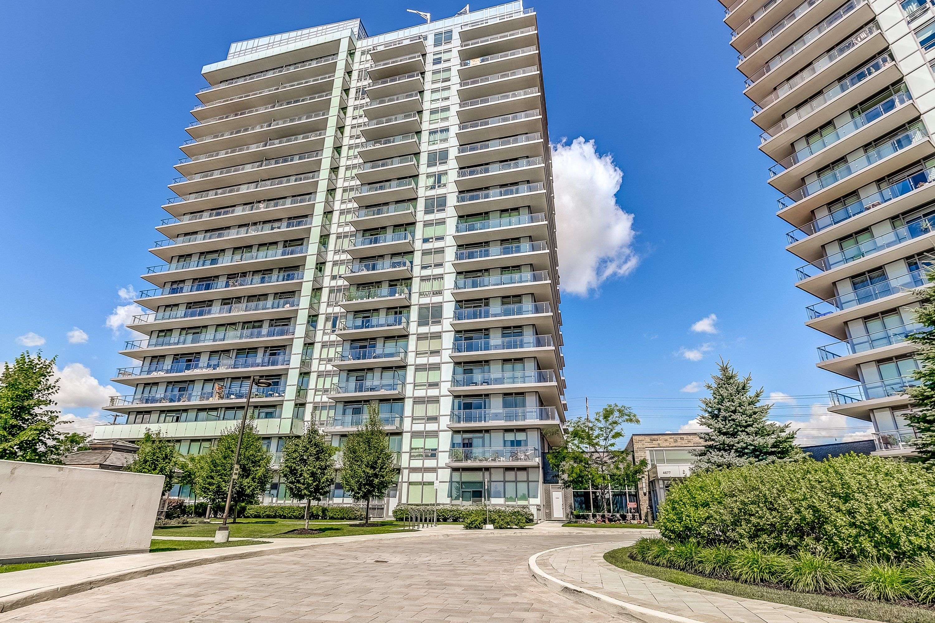 Mississauga, ON L5M 2E5,4677 Glen Erin DR #304