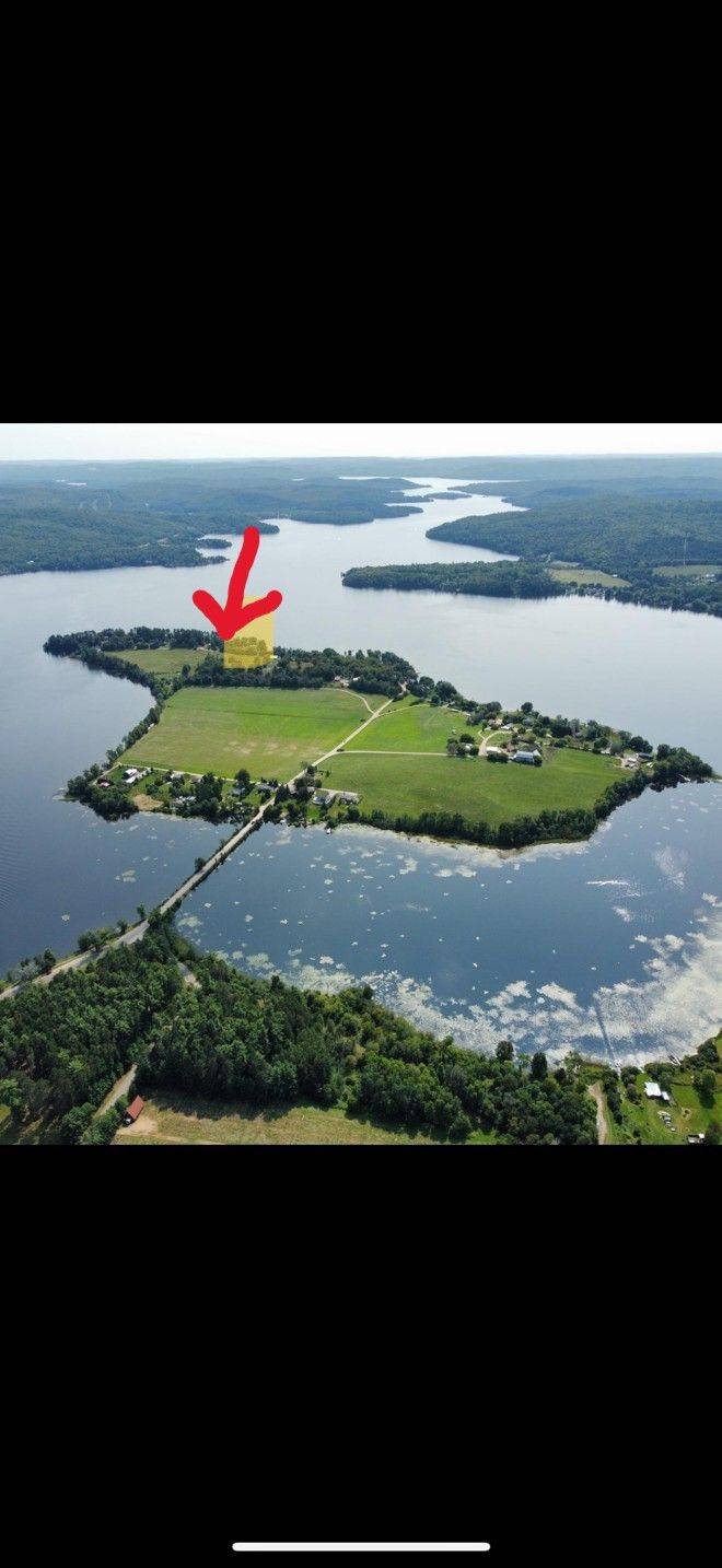 Madawaska Valley, ON K0J 1B0,272 Mask Island DR S