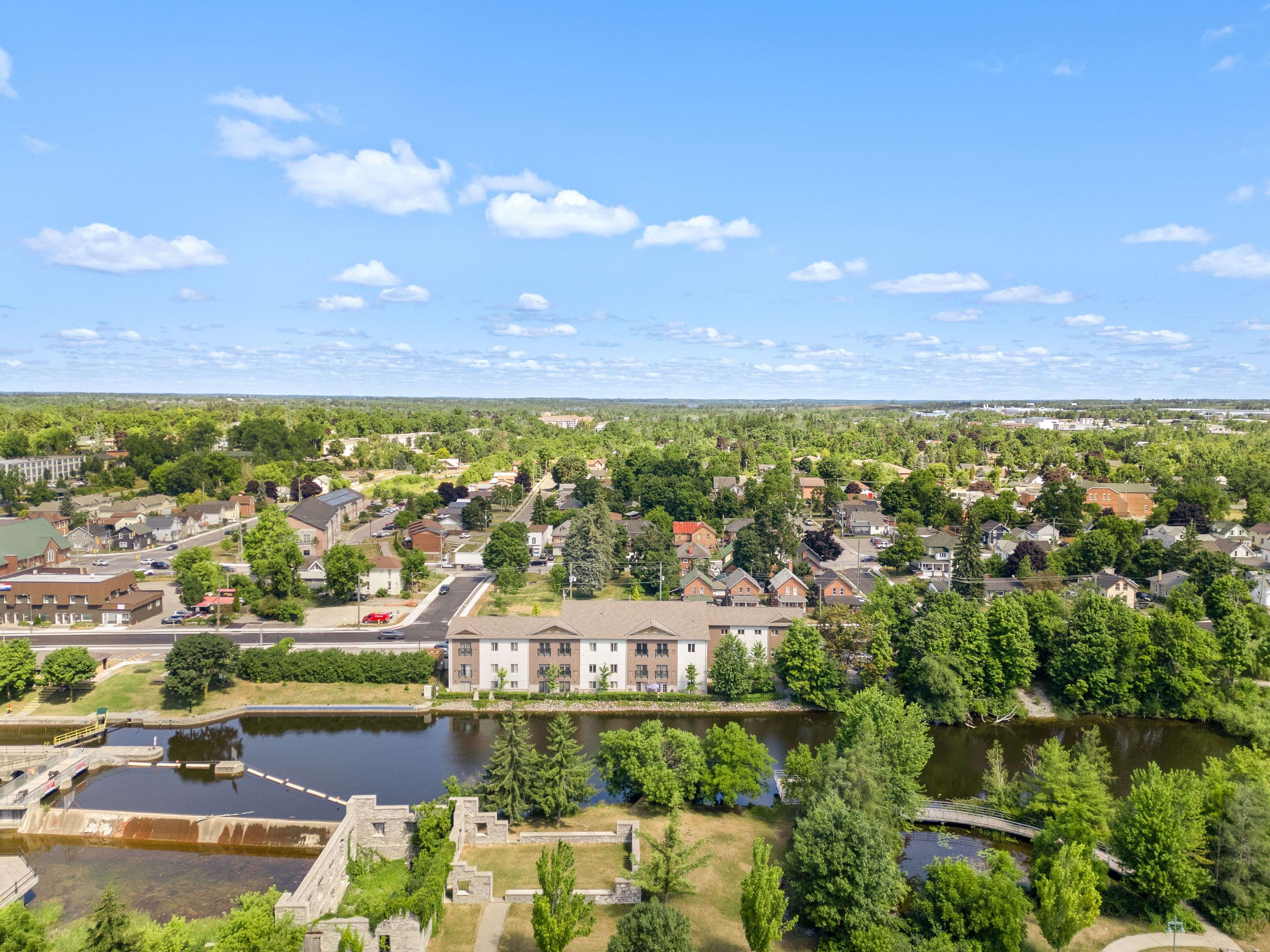 Kawartha Lakes, ON K9V 1C4,25 King ST #102