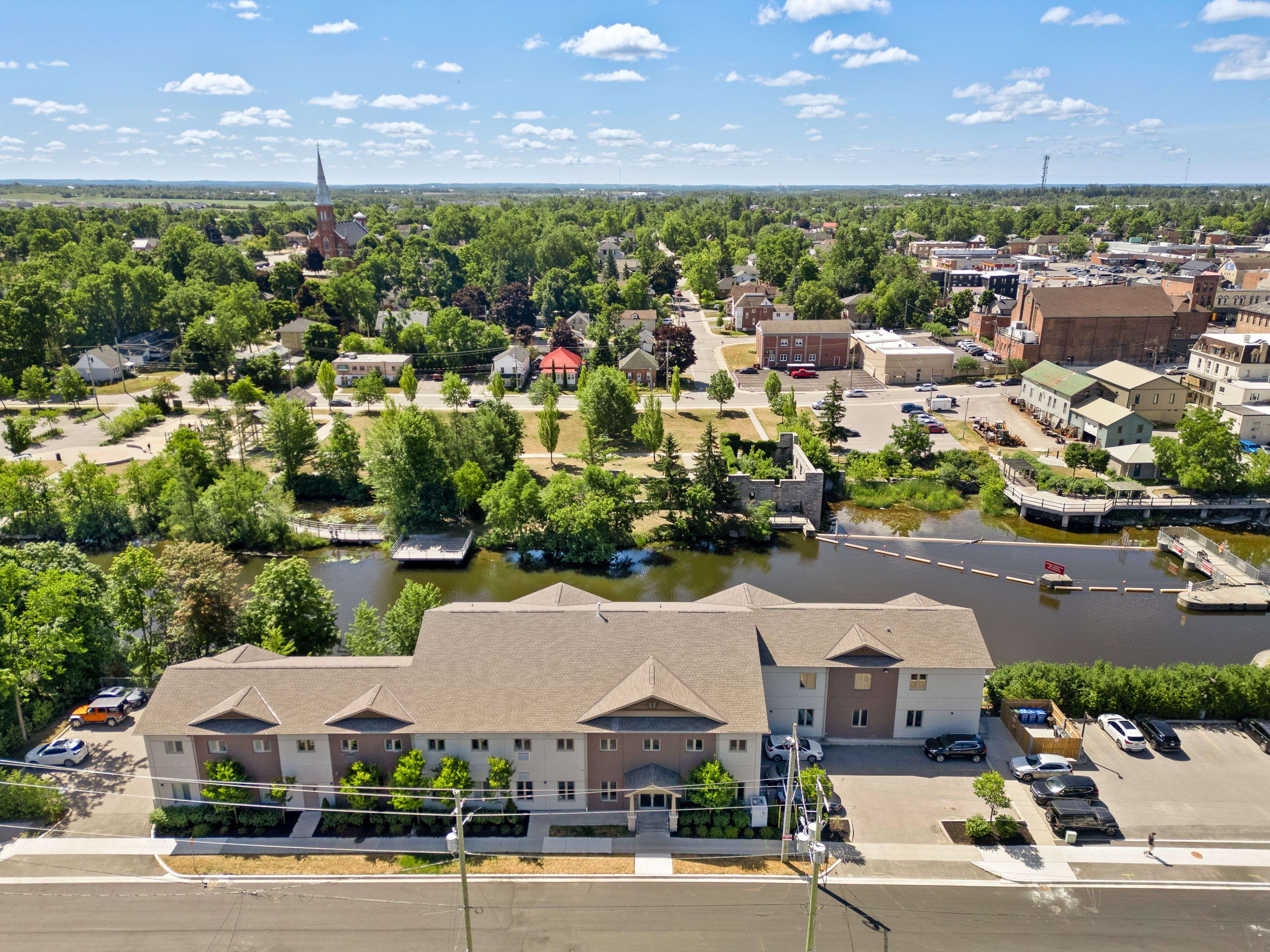 Kawartha Lakes, ON K9V 1C4,25 King ST #102