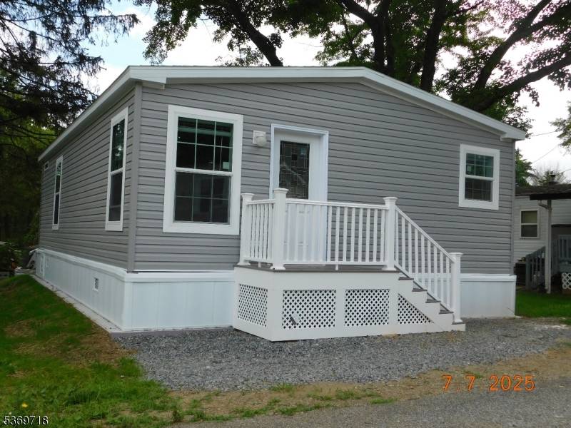 Oxford Twp., NJ 07863,82 Back Street