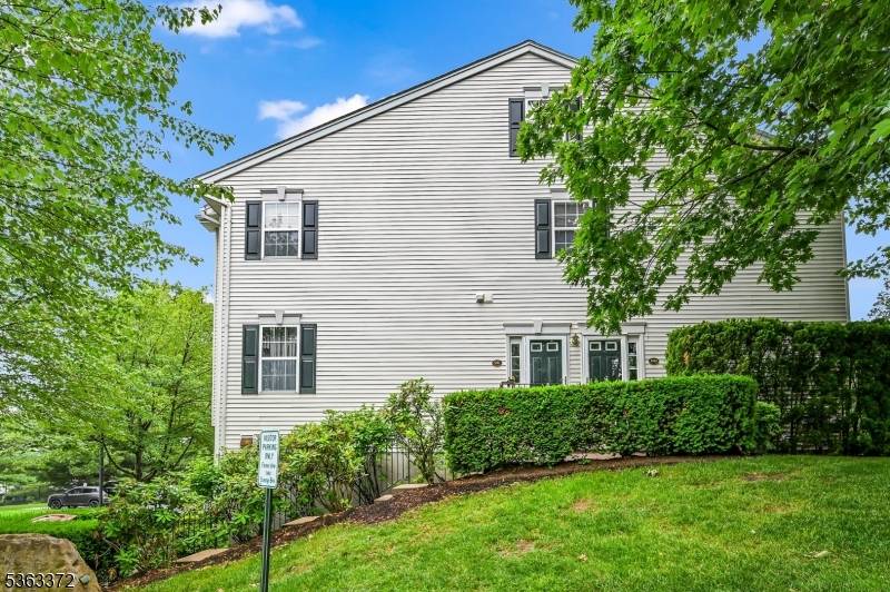 Nutley Twp., NJ 07110,591 Hartford Dr