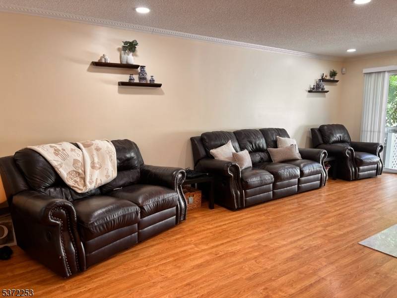 Franklin Twp., NJ 08823,8 Coral Ct