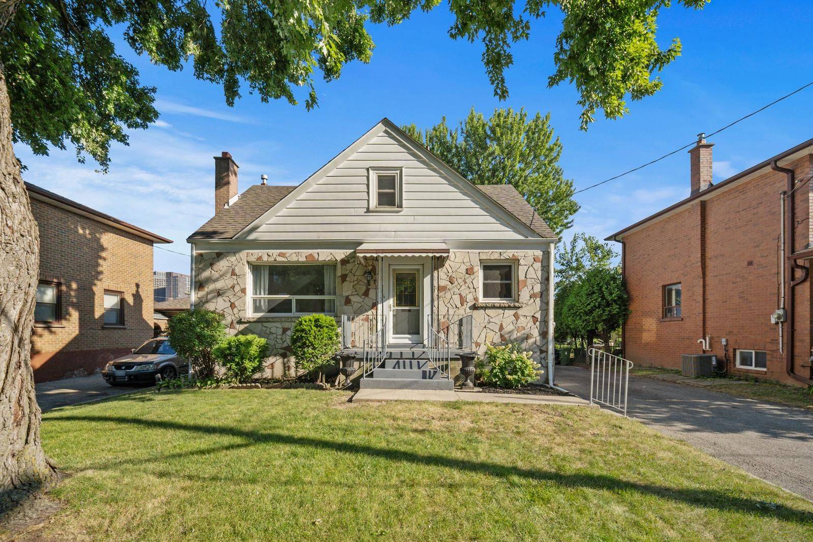 Toronto W05, ON M3K 1C2,67 Winston Park BLVD