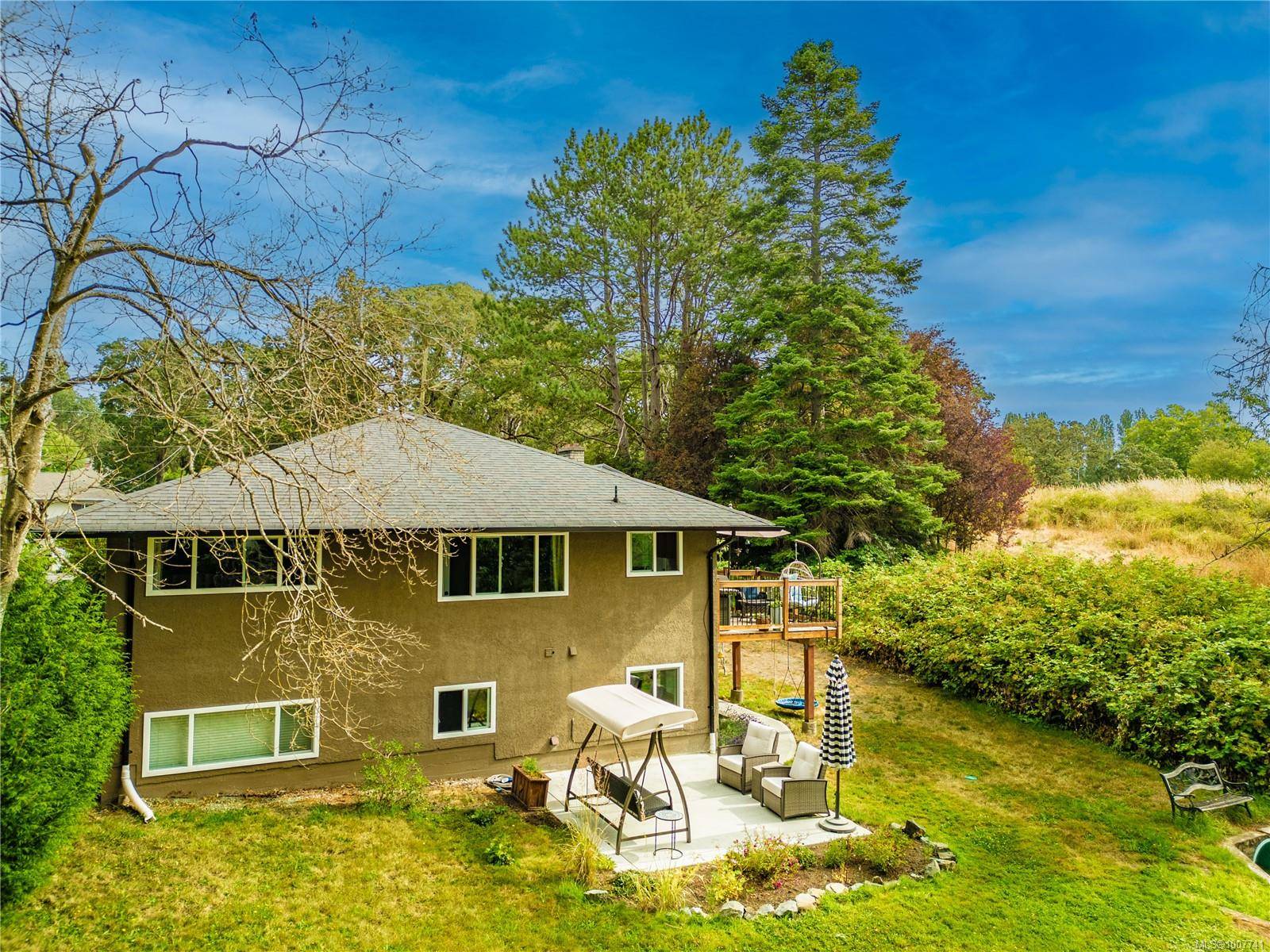 Saanich, BC V8P 1N6,1299 Camrose Cres