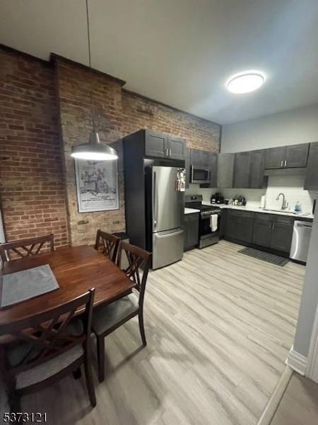 Somerville Boro, NJ 08876,28 W Main St #3A