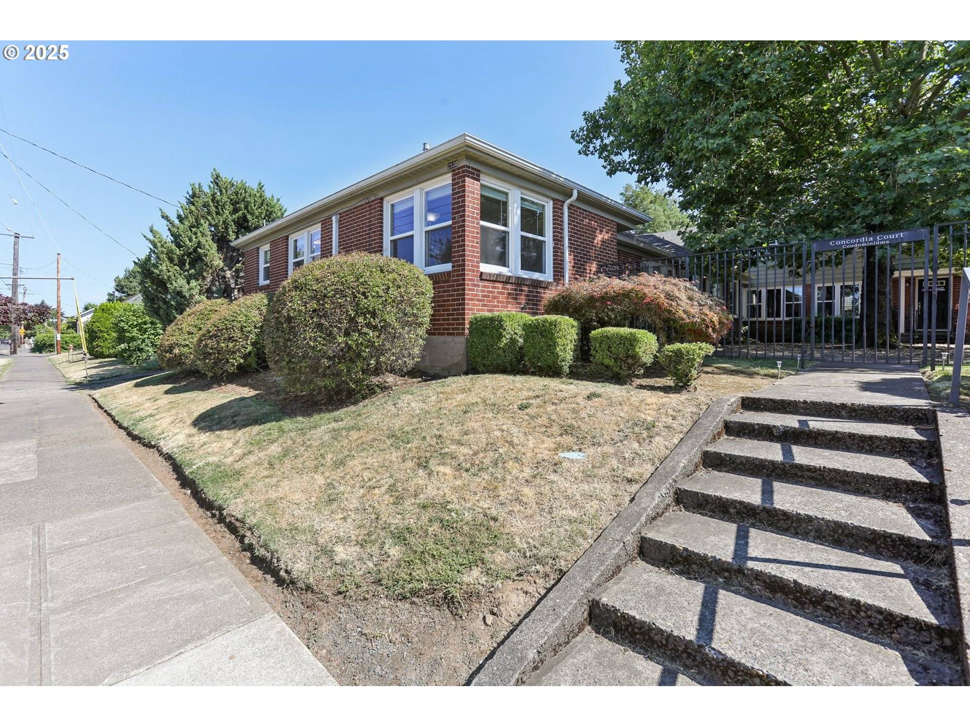 Portland, OR 97211,2530 NE KILLINGSWORTH ST #11