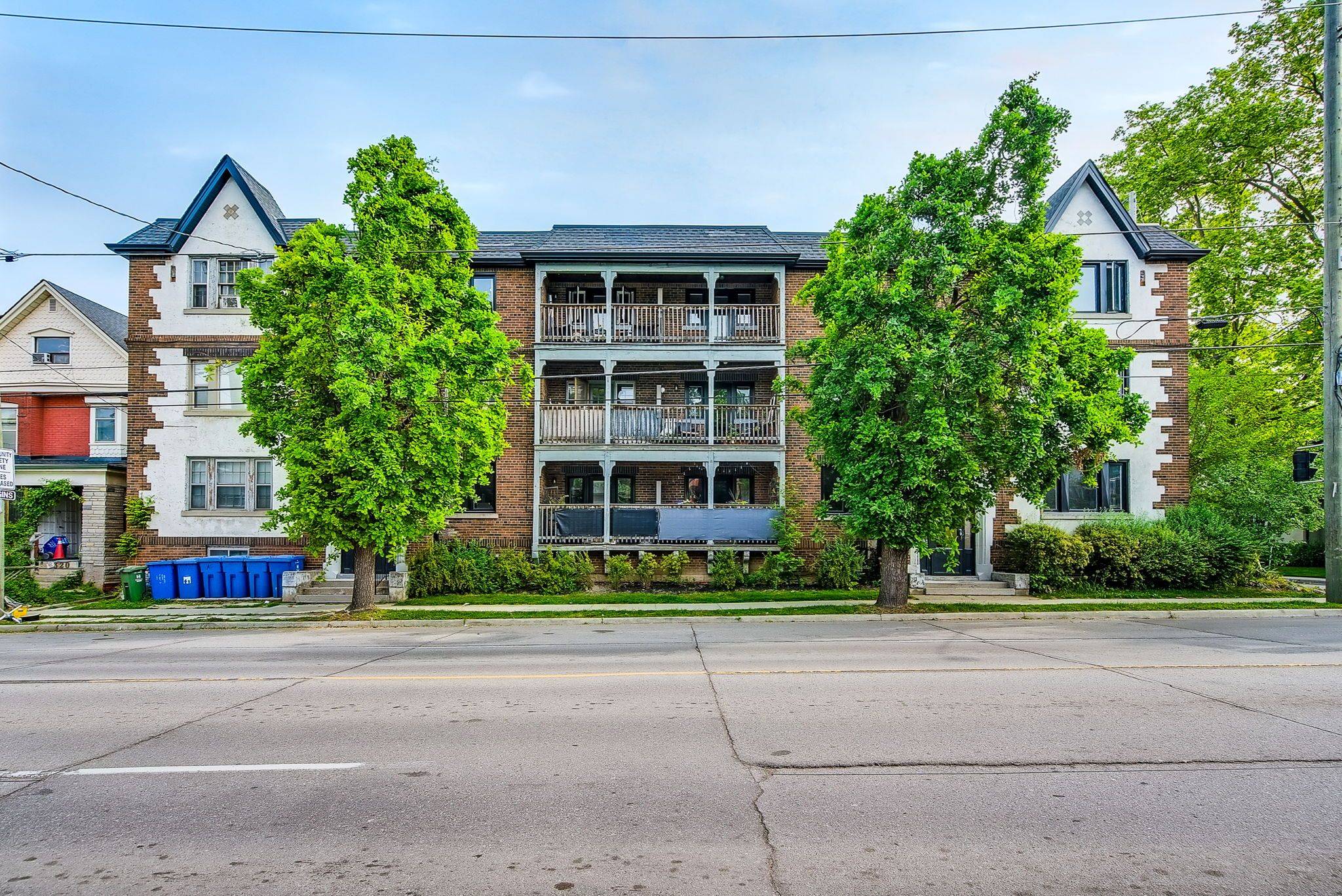 Hamilton, ON L8P 2R5,312 Aberdeen AVE #9