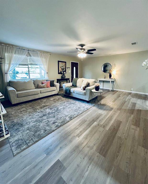 Kaufman, TX 75142,307 E 5th Street