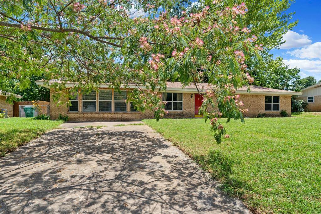 Bowie, TX 76230,1309 N Mill Street