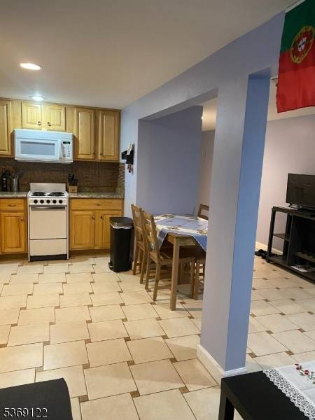 Elizabeth City, NJ 07202,419 Rahway Ave